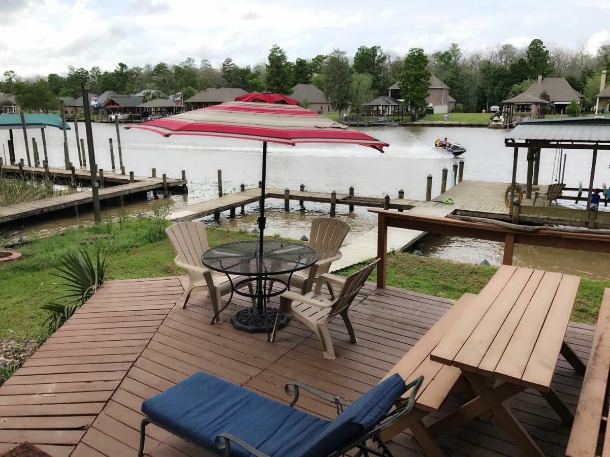 Cozy Cabin On The Bayou Maurepas المظهر الخارجي الصورة